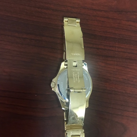 Gold Fossil Watch - Picture 2 of 3